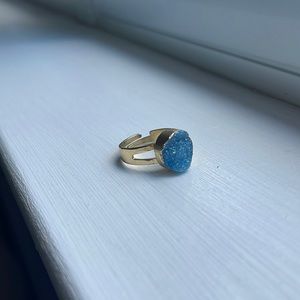 Blue stone fashion ring